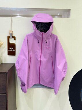 Arc'teryx Beta LT Hooded Hardshell Jacket, Size M